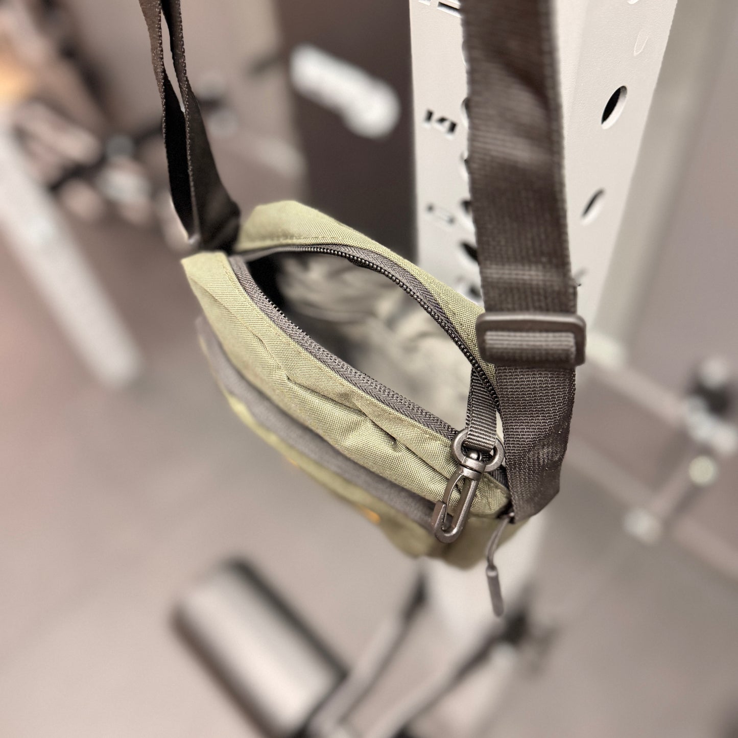 Thyra Upright Crossbody Bag